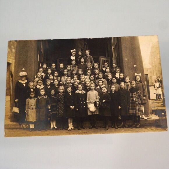 5 Vintage 1920s  - 1930s School Class Photographs Germany - Picture 7 of 7